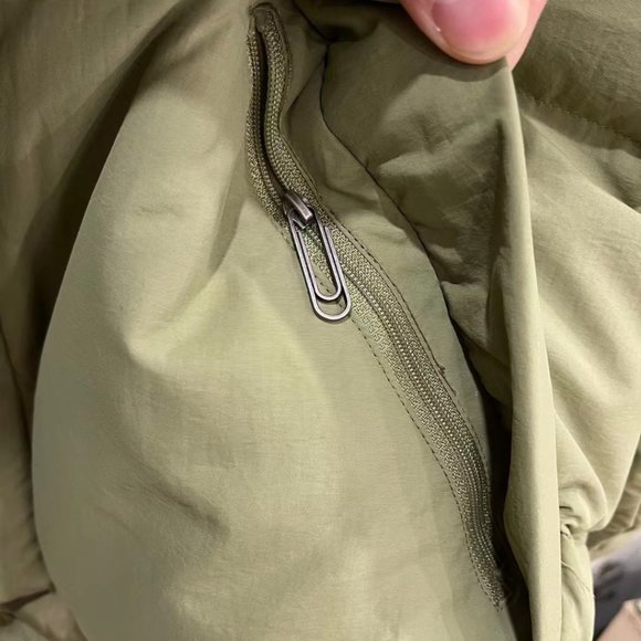 Off-white brand new Puffer jacket - Picture 11 of 13